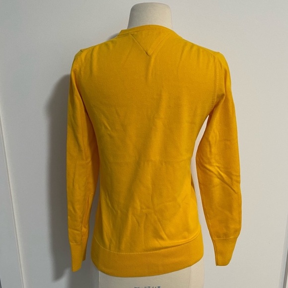 Tommy Hilfiger V-Neck Sweater Size Medium Yellow - Picture 5 of 6